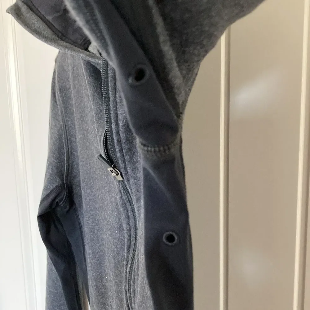 Nike‎ Dri-Fit Long Sleeve Slim Front Zipper Jacket in Grey Size Medium